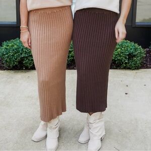 New Knititude ribbed slit Demi ribbed skirt in coconut tan size XS